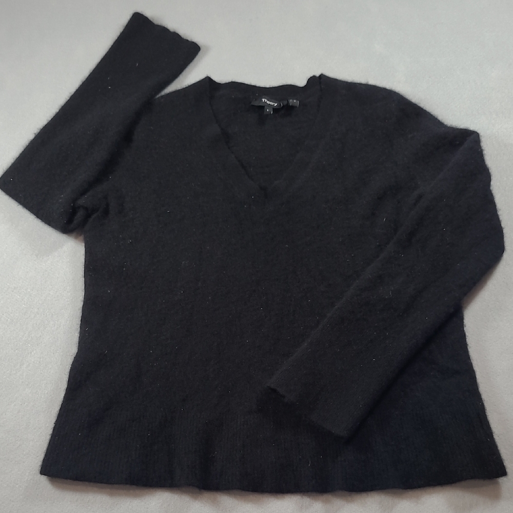Theory Sweater Women's sz L(FLAW) Black 100% Cashmere V-Neck Long Sleeve Sweater